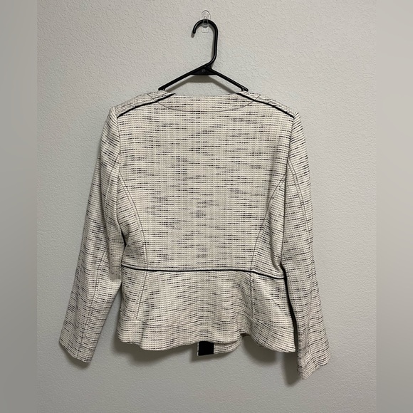 Donna Karan NY Tweed Peplum Blazer Jacket Cream Black Gold Buttons Size 8 - Picture 12 of 13